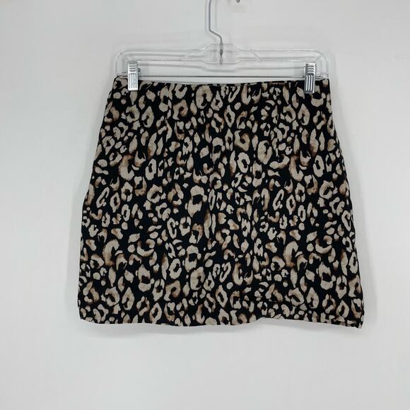 H&M Leopard Print Mini Skirt Size Small - Picture 5 of 7